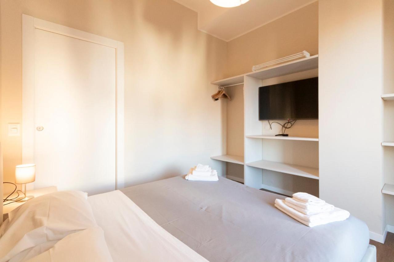 Via Torino Apartment 1 Милан Экстерьер фото