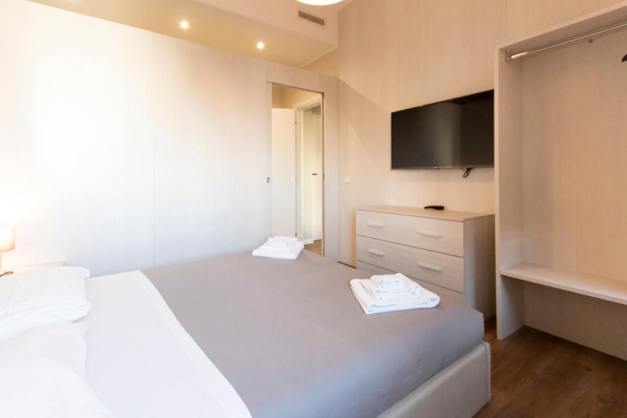 Via Torino Apartment 1 Милан Экстерьер фото